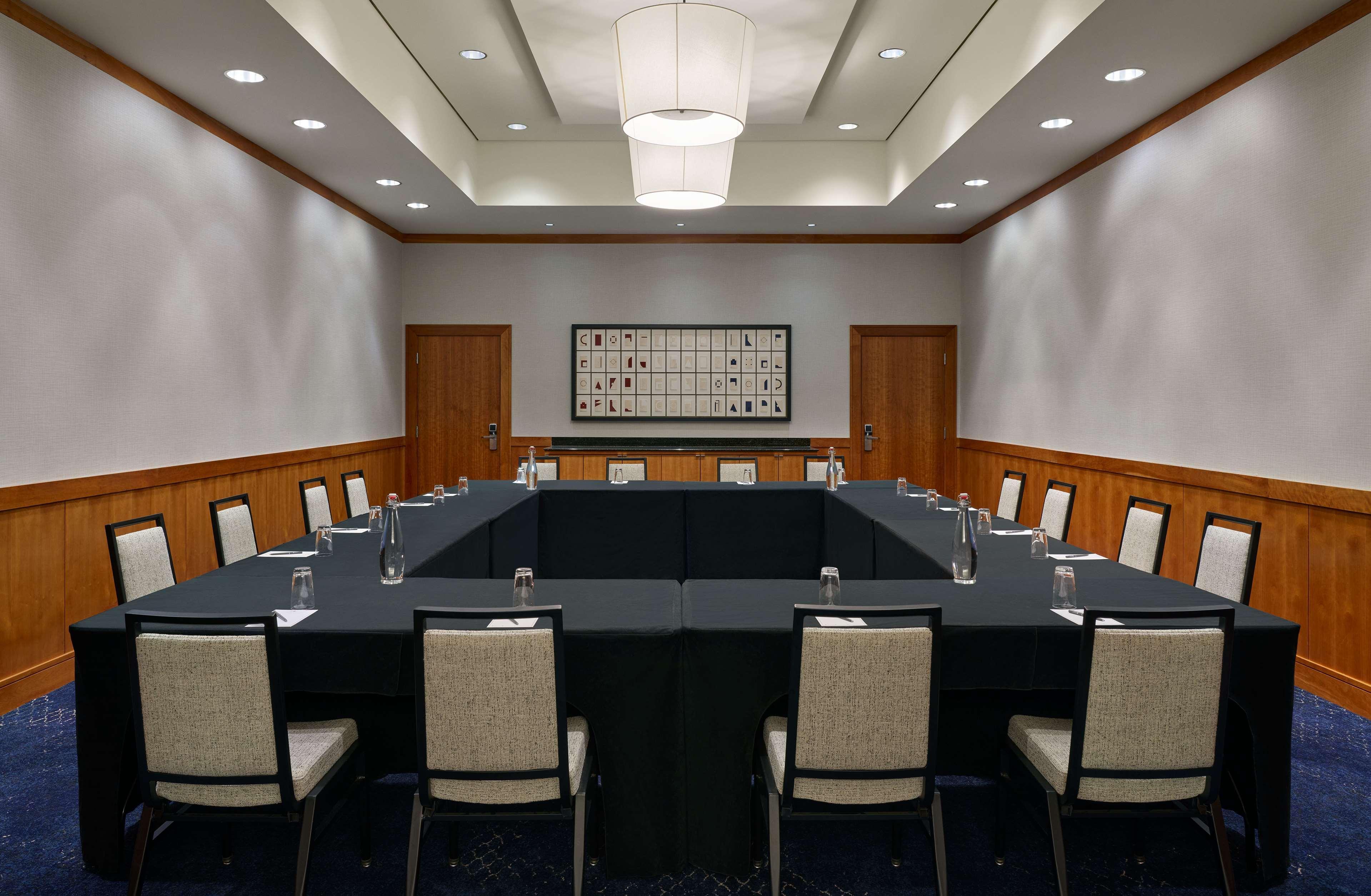 Embassy Suites By Hilton Washington Dc Convention Center Екстериор снимка