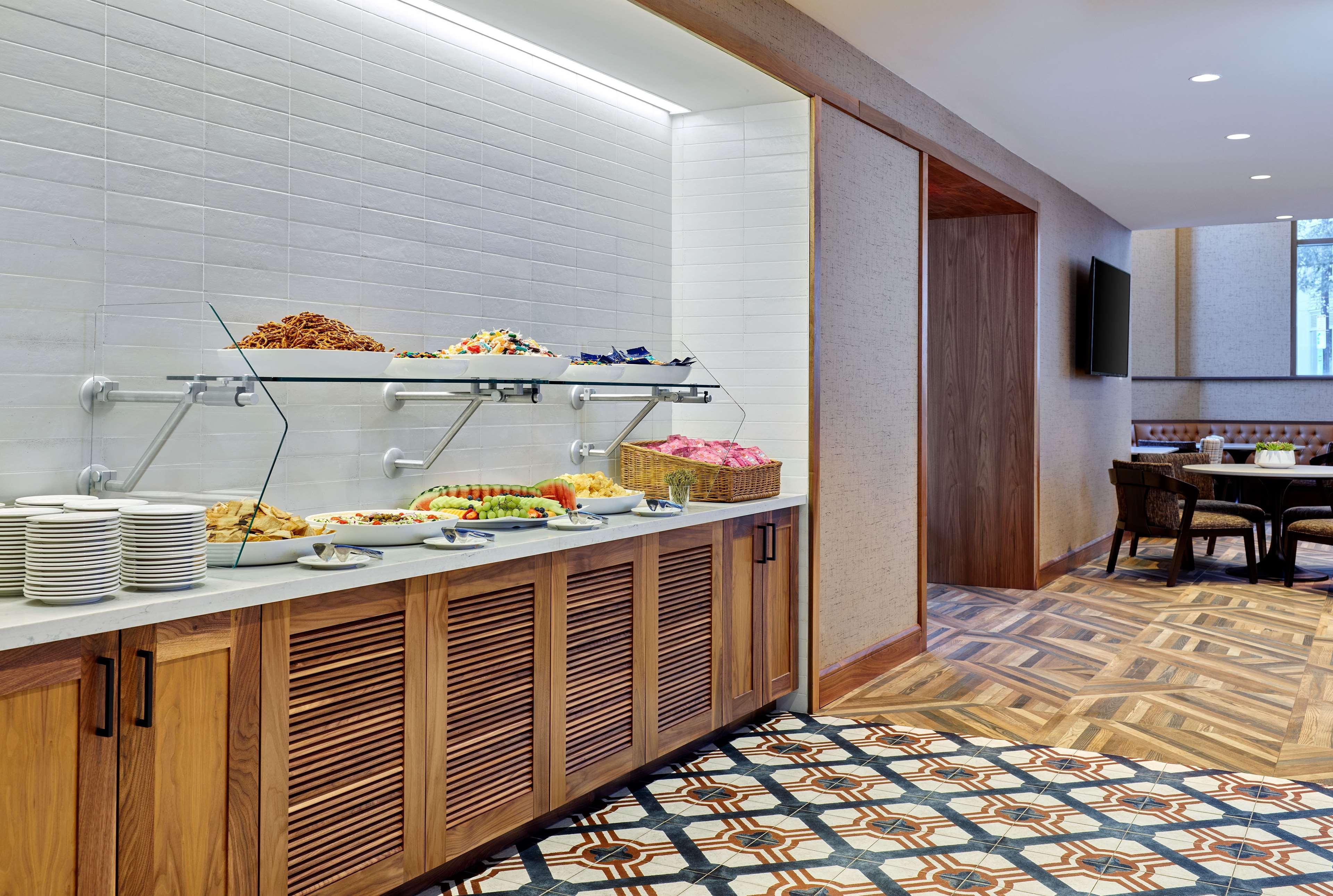 Embassy Suites By Hilton Washington Dc Convention Center Екстериор снимка