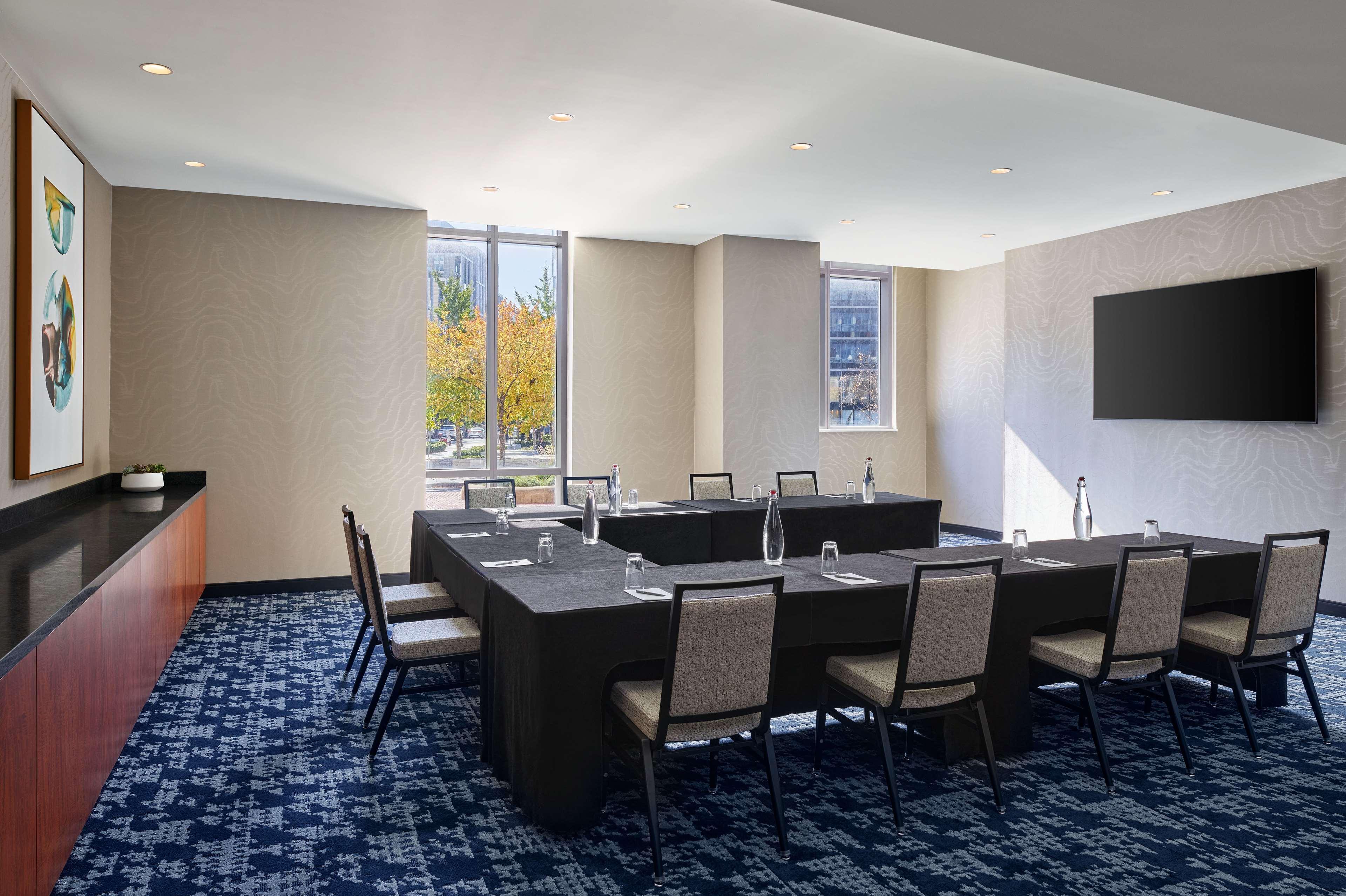 Embassy Suites By Hilton Washington Dc Convention Center Екстериор снимка