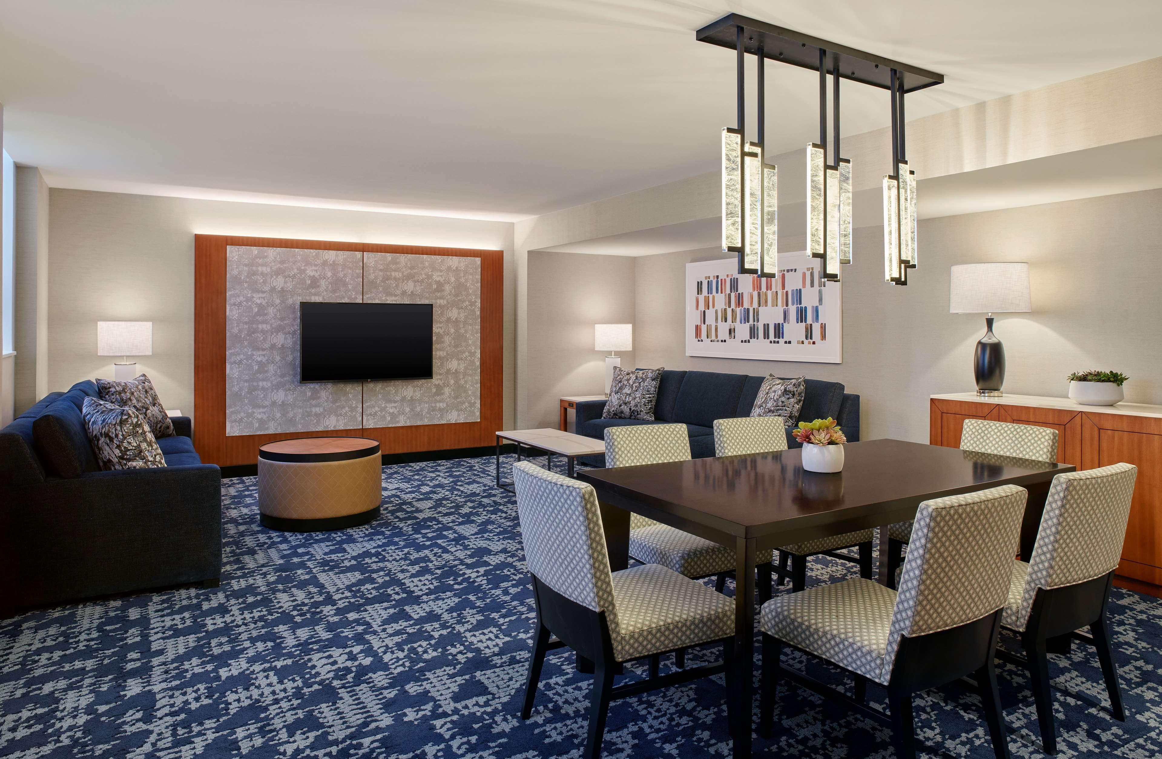 Embassy Suites By Hilton Washington Dc Convention Center Екстериор снимка