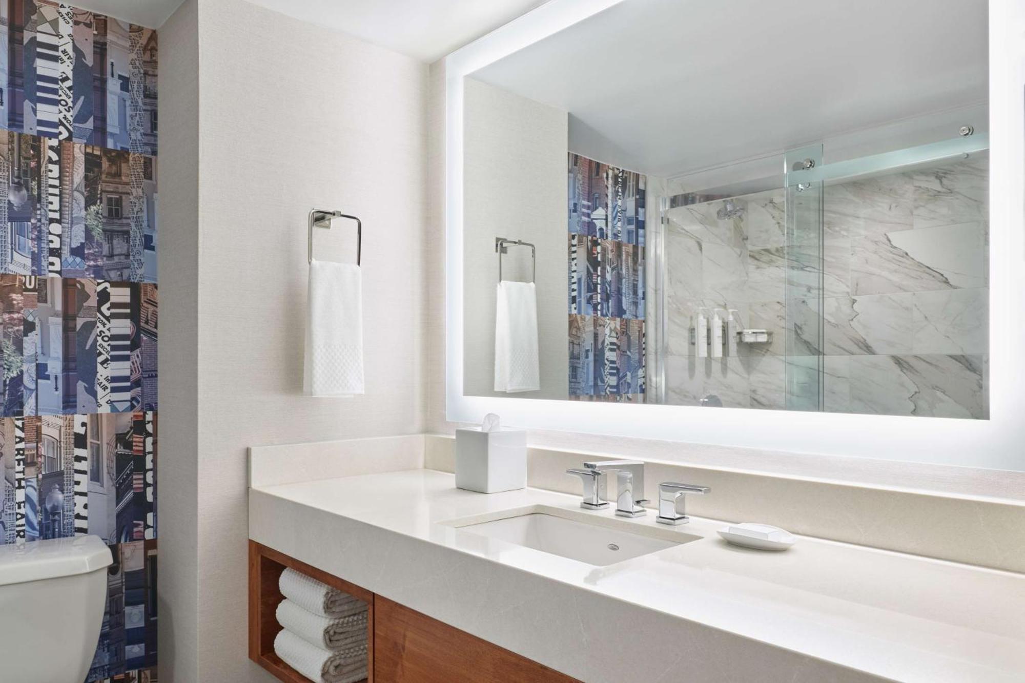 Embassy Suites By Hilton Washington Dc Convention Center Екстериор снимка