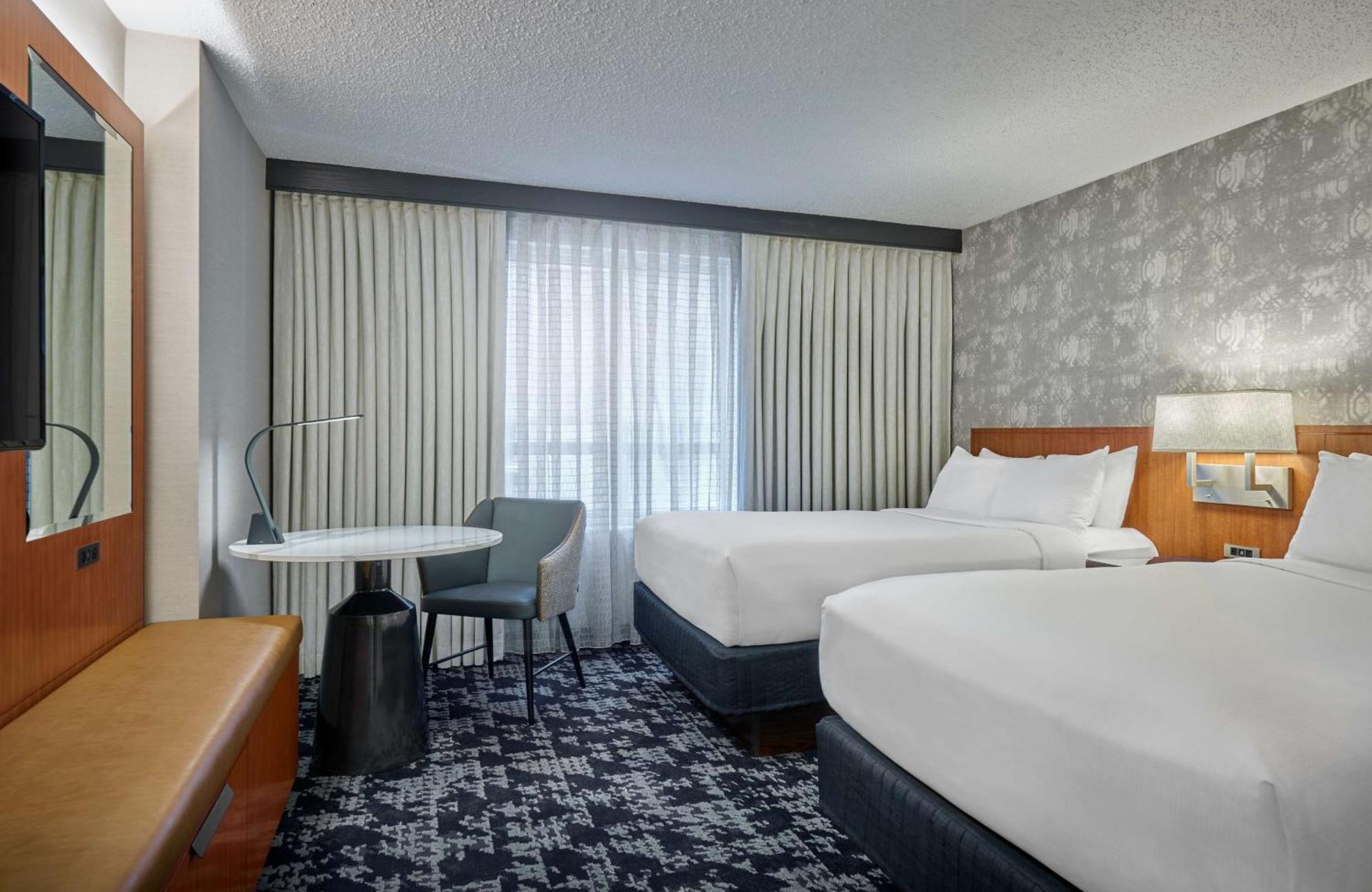 Embassy Suites By Hilton Washington Dc Convention Center Екстериор снимка