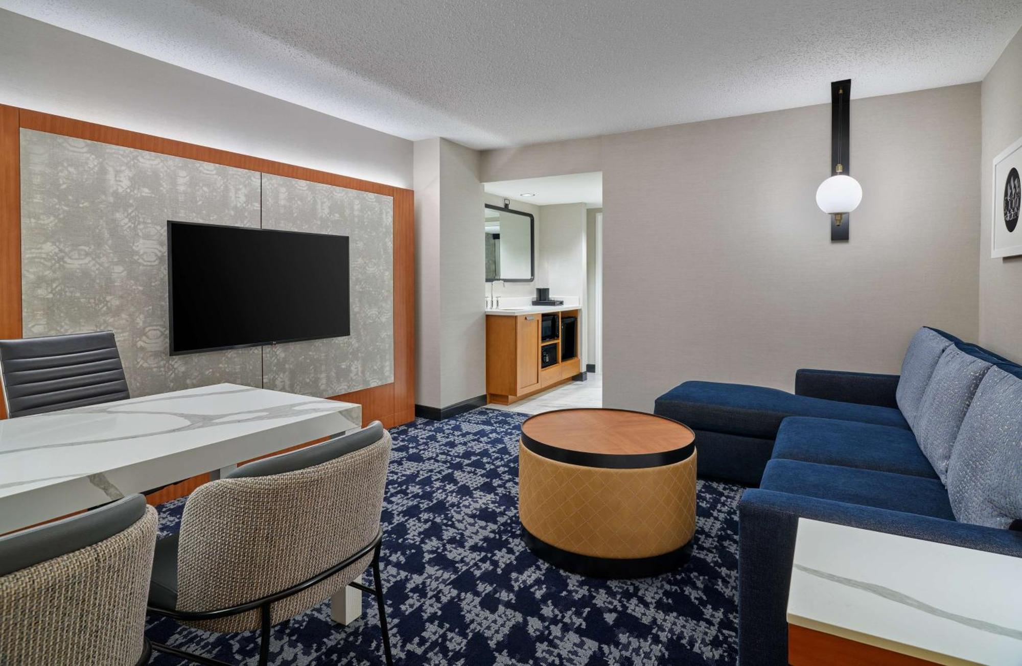 Embassy Suites By Hilton Washington Dc Convention Center Екстериор снимка